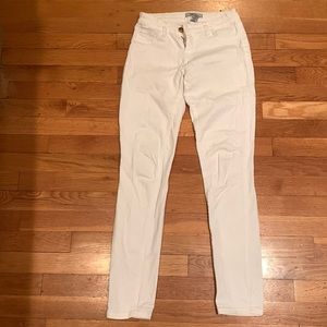 White skinny jeans. Size 0